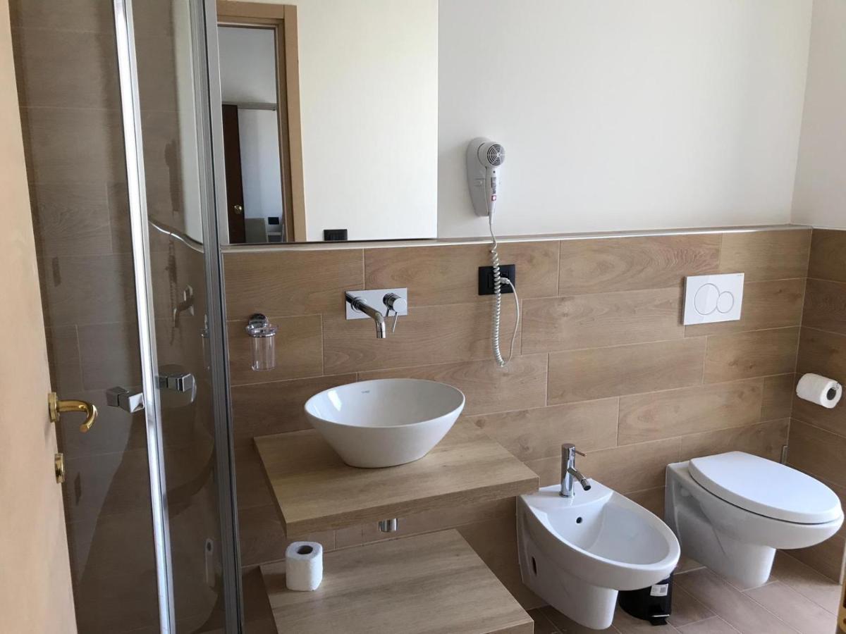 Riva Reno 4 Rooms Болонья Экстерьер фото