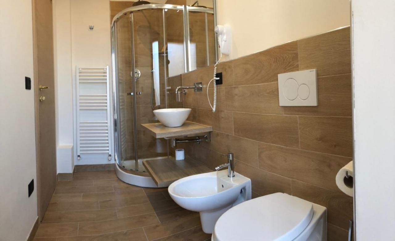 Riva Reno 4 Rooms Болонья Экстерьер фото