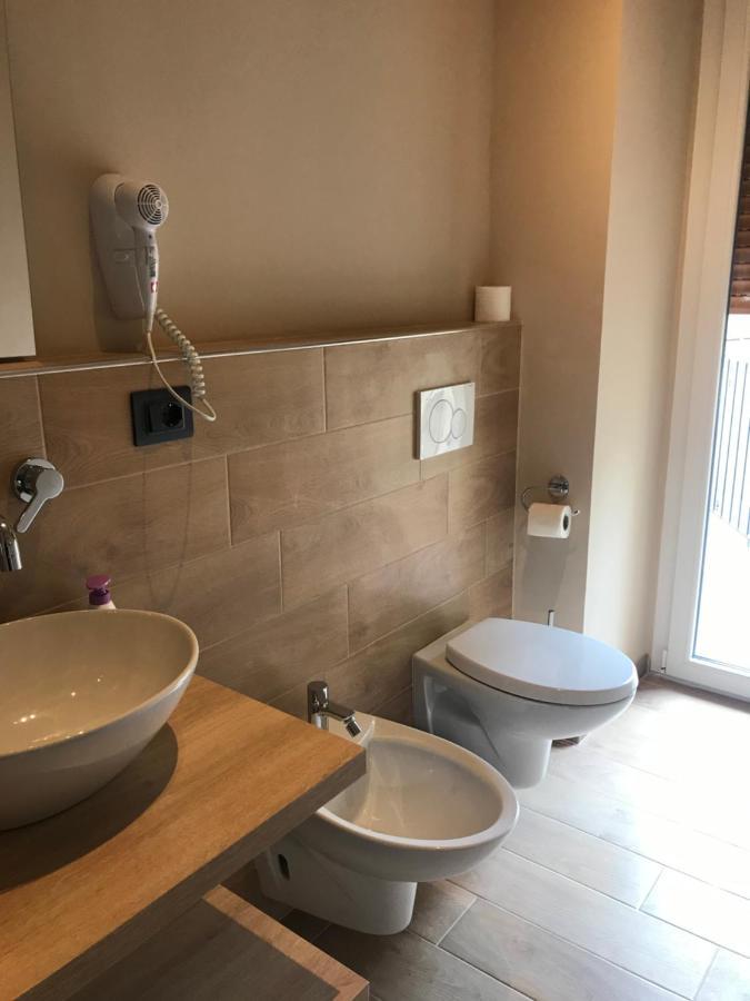 Riva Reno 4 Rooms Болонья Экстерьер фото