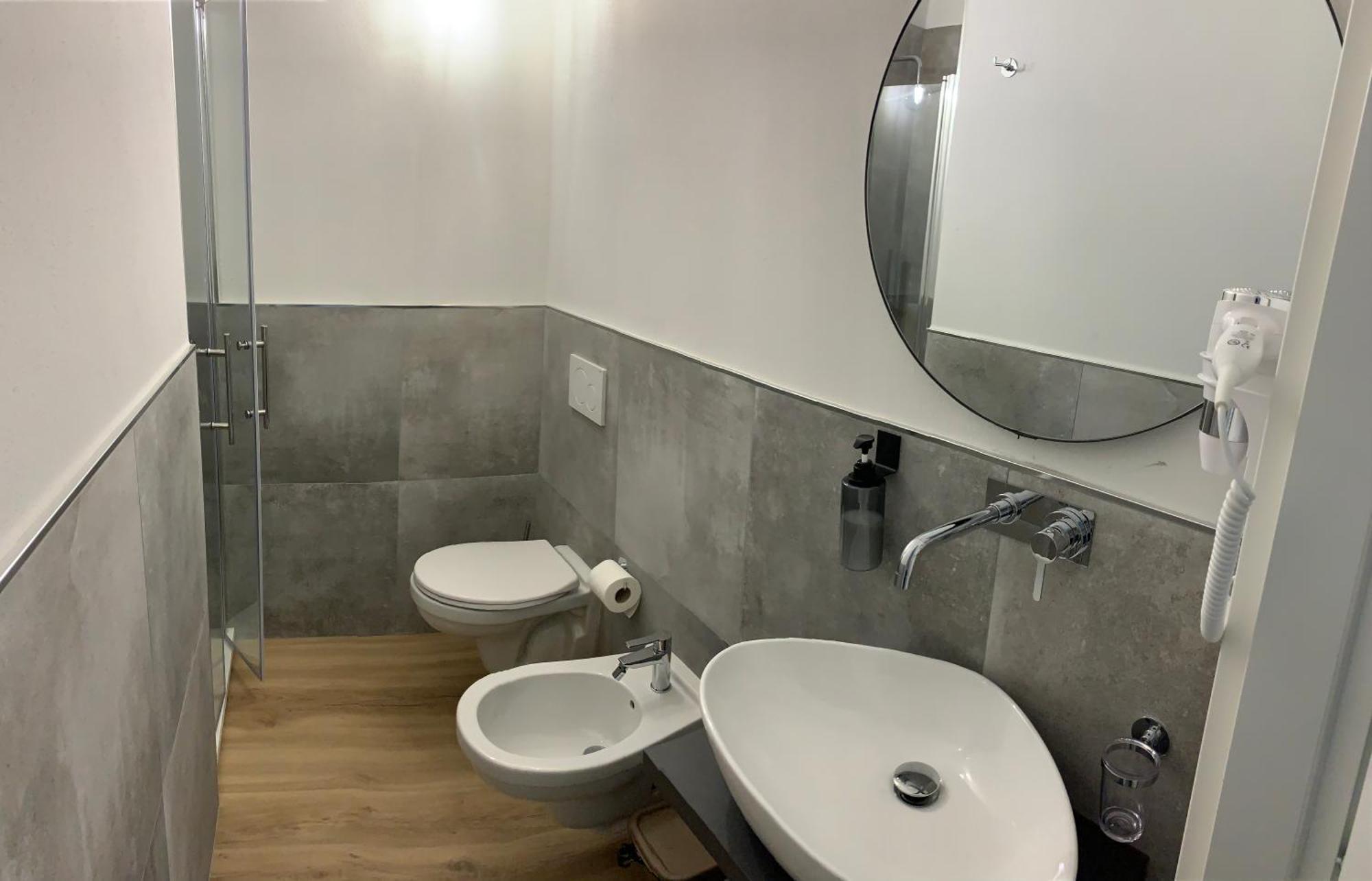 Riva Reno 4 Rooms Болонья Экстерьер фото